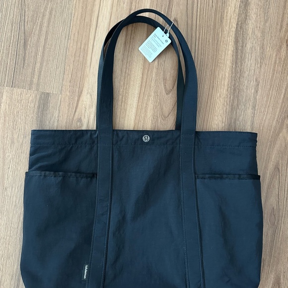 lululemon athletica Handbags - Lululemon Daily Multi-Pocket Tote